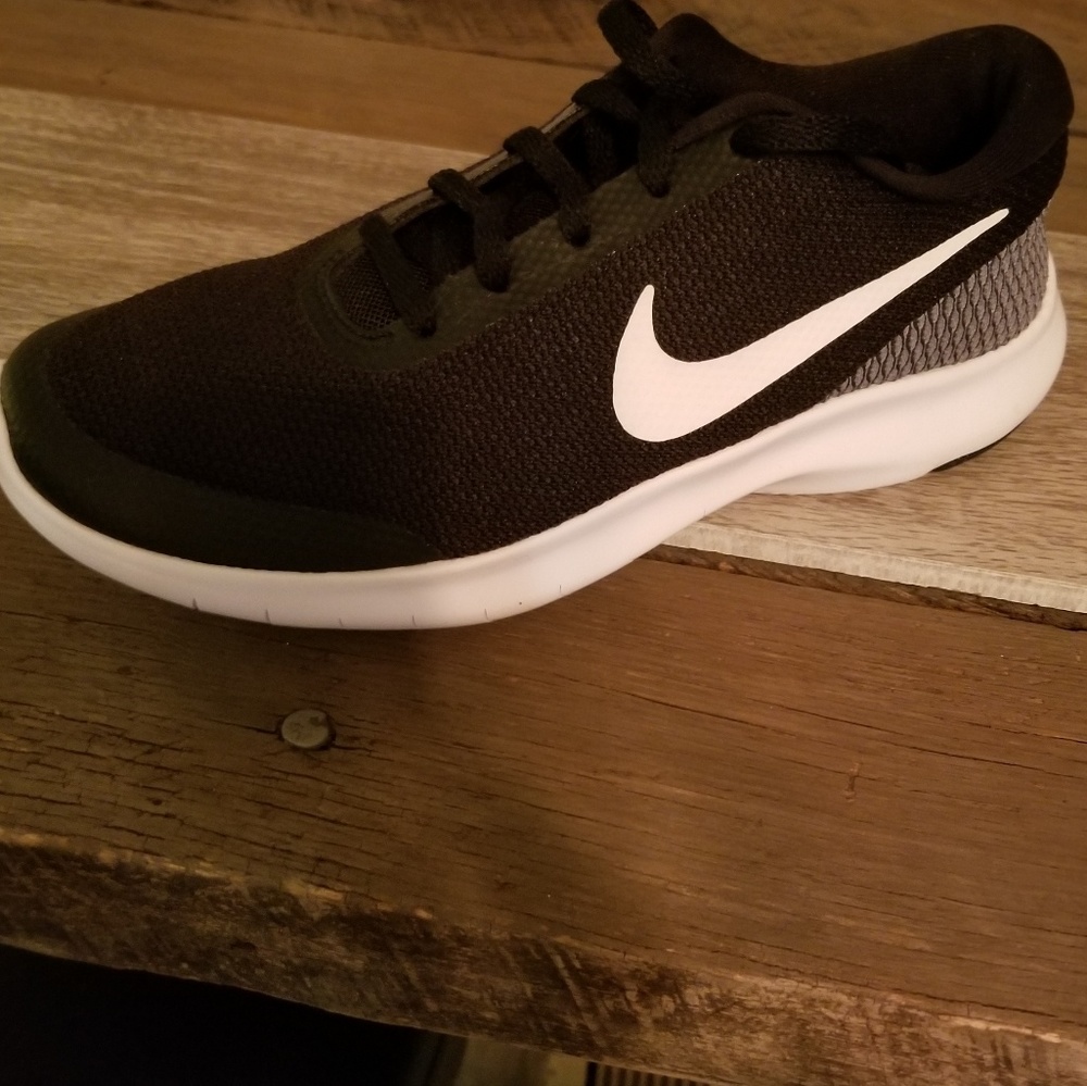 Flex Experience RN 7 lightweight running shoe